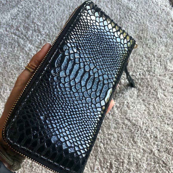 Michael Kors Snakeskin Leather Wallet/Wristlet - Picture 4 of 6